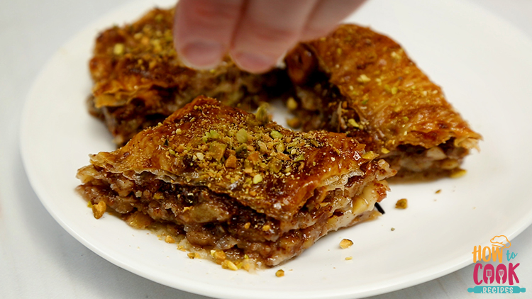 How do you keep baklava crispy