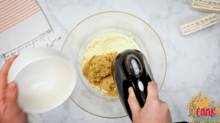 How to make oatmeal raisin cookies